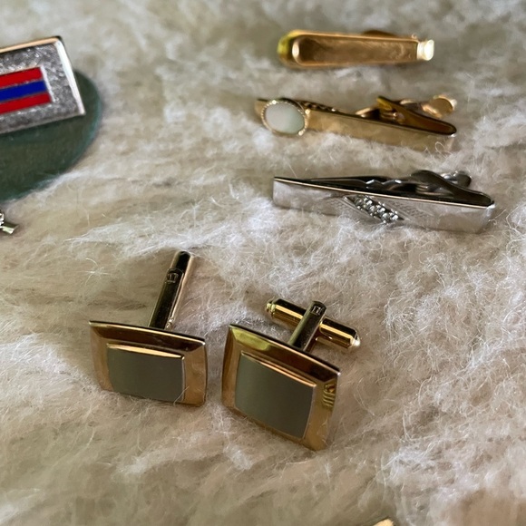 Elegant Gold and Silver Cufflinks and Tie Clip Collection - Picture 12 of 16